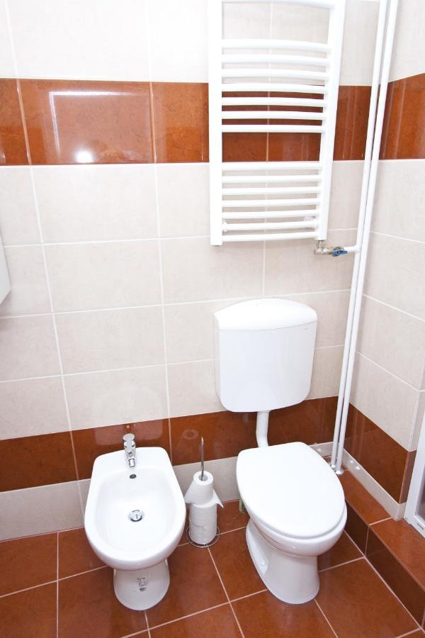 Andrassy Apartment With Inside Parking Budapest Rum bild